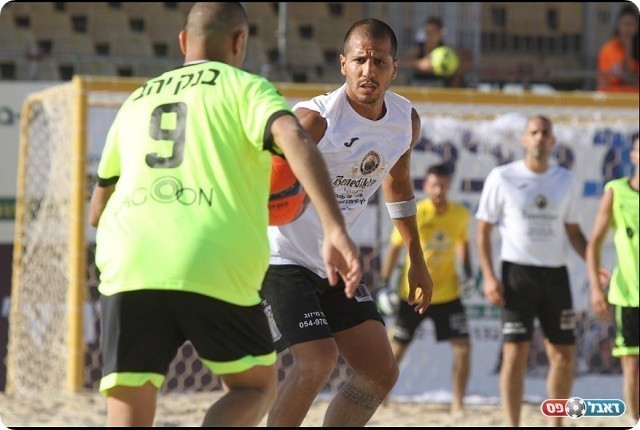 יקיר שינה מול רפי עמרן (סטראבו)